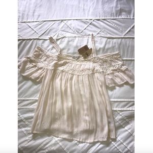 NWT Cream American Eagle Cold Shoulder Top